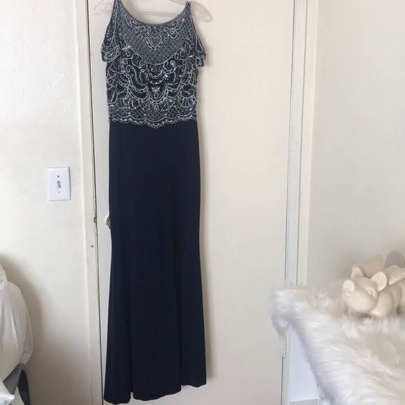 Prom dress navy color M size used only one day - Picture 2 of 5